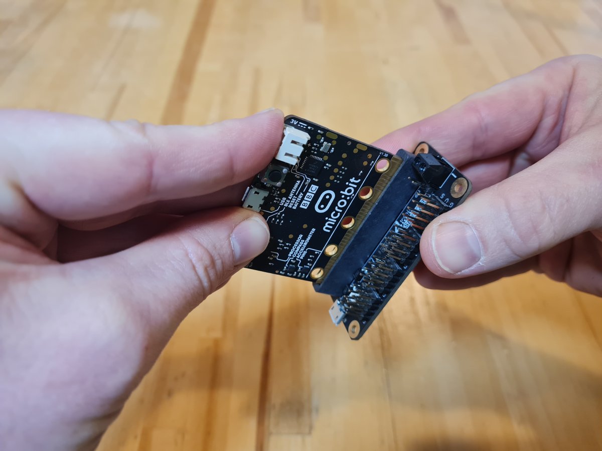 Microbit sett í servo:bit tengibretti